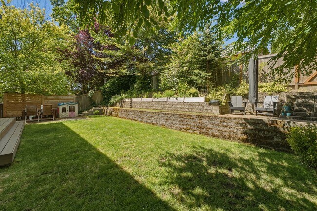 Building Photo - Remarkable Craftsman-4BR