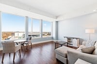Building Photo - Stunning Studio Apartment with Spectacular...