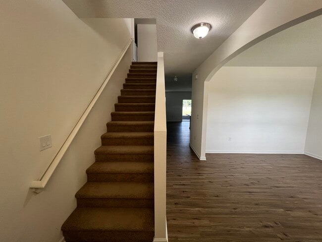 Building Photo - 1110 Newton Cir
