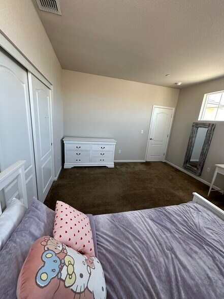 Bedroom - 814 Bogdanich Pky