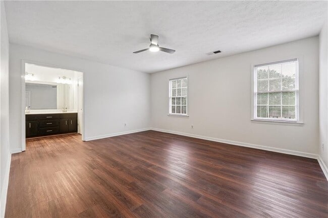 Building Photo - 1416 Manchester Ct SW