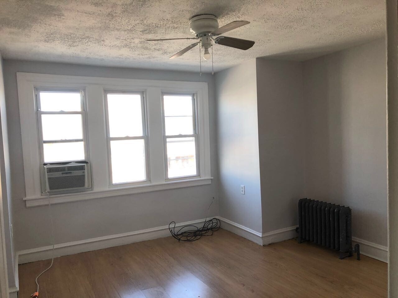 Spacious Master bedroom - 5218 Pentridge St