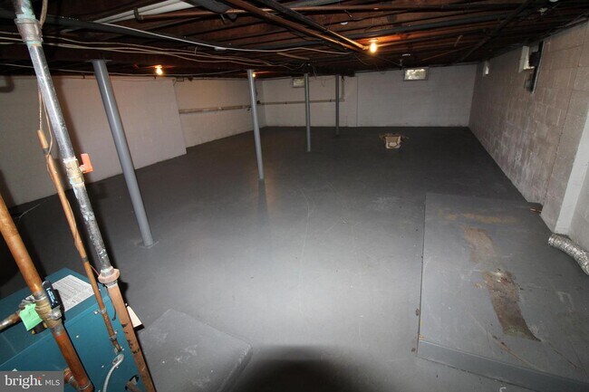 Building Photo - 4032 Quakerbridge Rd