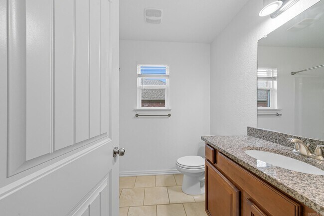 Building Photo - 17317 Crooked Oak Dr