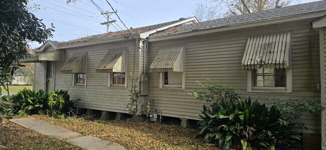 Building Photo - 3Bed/1 Bath House