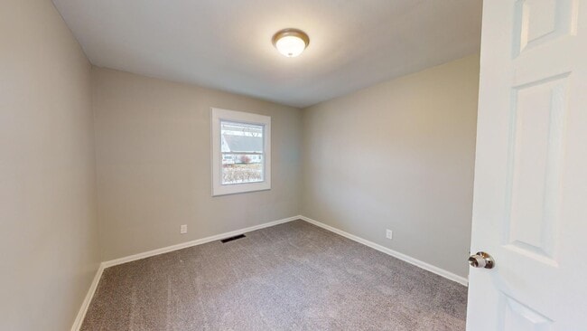 Building Photo - Old Brooklyn - 3 Bedroom Single Family Home