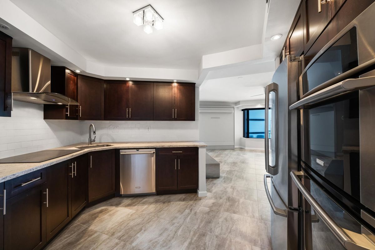 Building Photo - 3800 Galt Ocean Dr