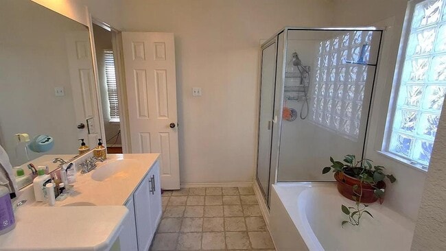 Building Photo - 10322 Maydelle Dr