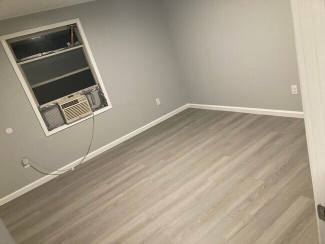 Building Photo - 608 Wheeler Ln