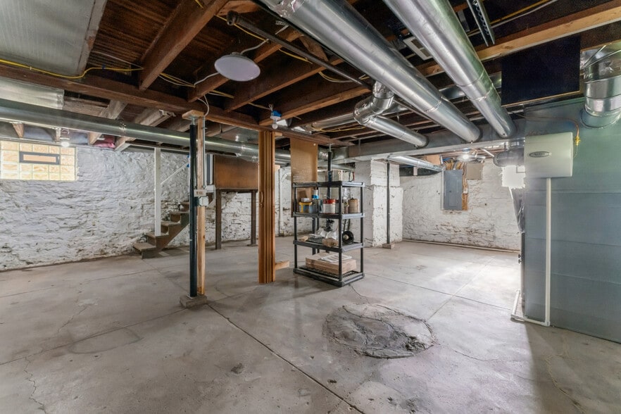 Building Photo - 382 Morrison Ave