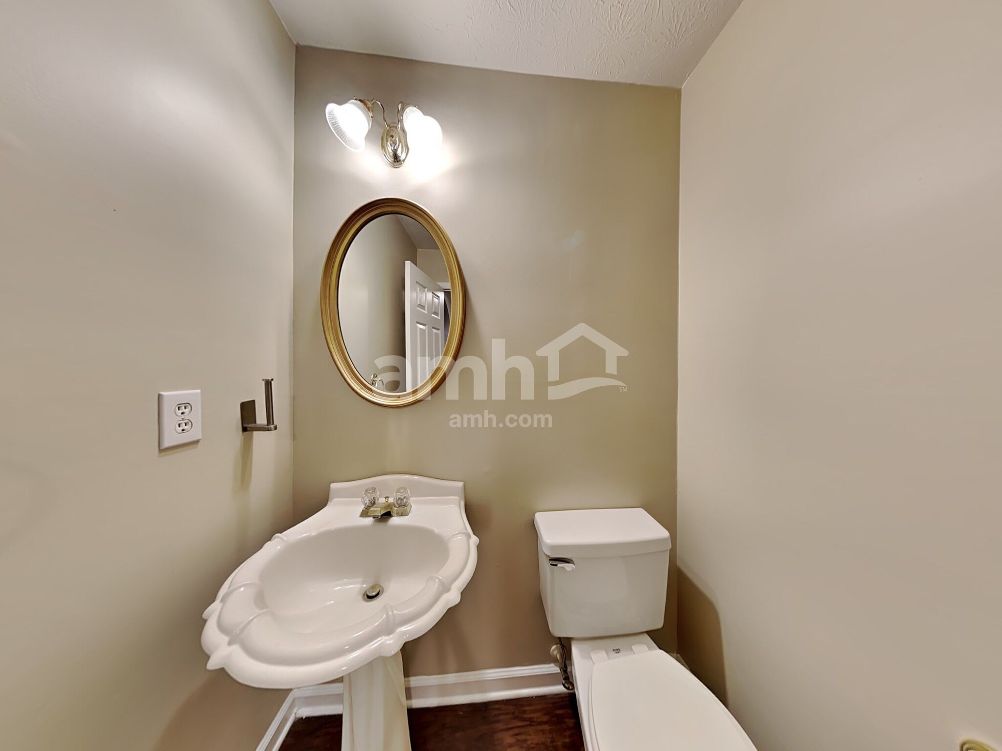 Building Photo - 1364 Lamont Dr SW