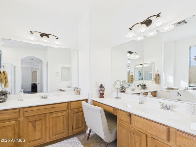 Building Photo - 2326 W Sleepy Ranch Rd