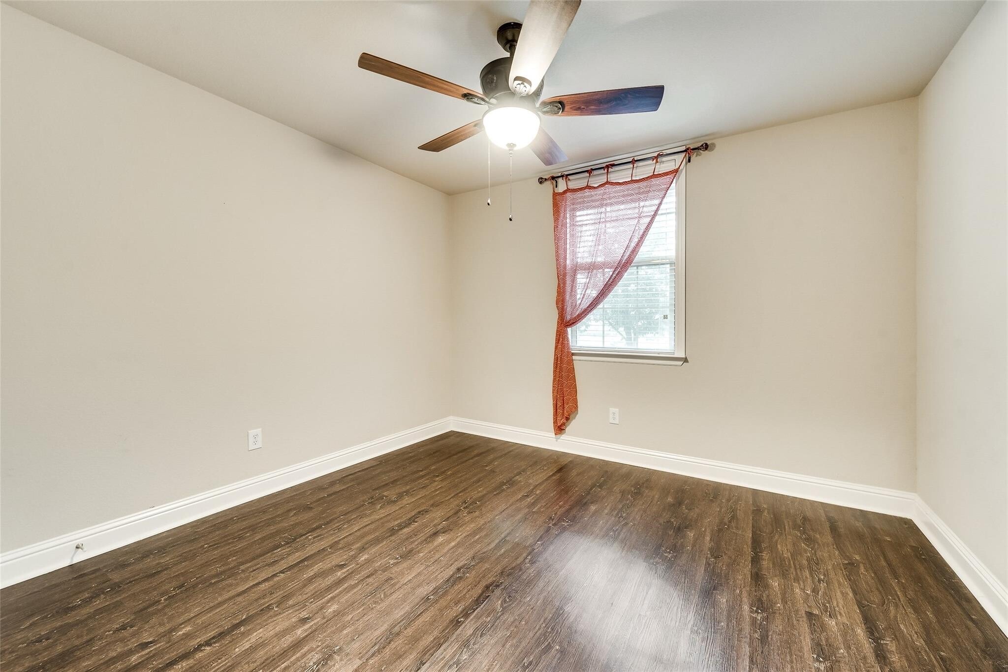 Building Photo - 1613 Applegate Way