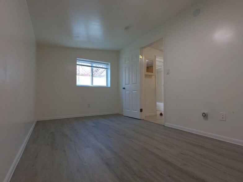 Building Photo - 2520 21st St