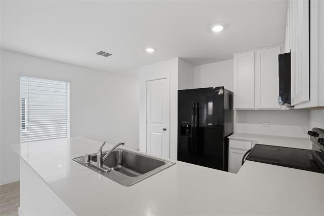 Building Photo - 905 Blue Heron Dr
