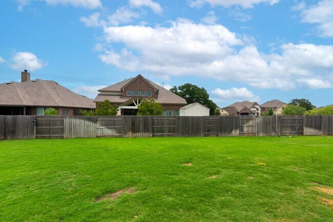 Building Photo - 501 Sixpence Ln
