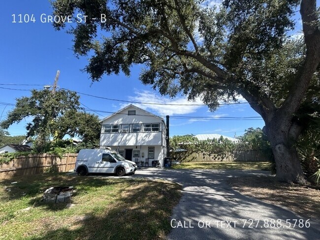 Building Photo - 1104 Grove St