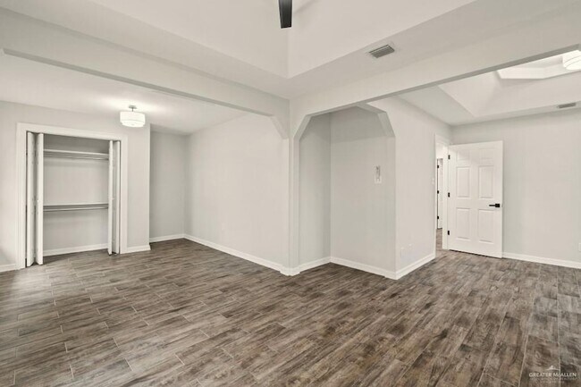 Building Photo - 413 S Los Cerritos Cir
