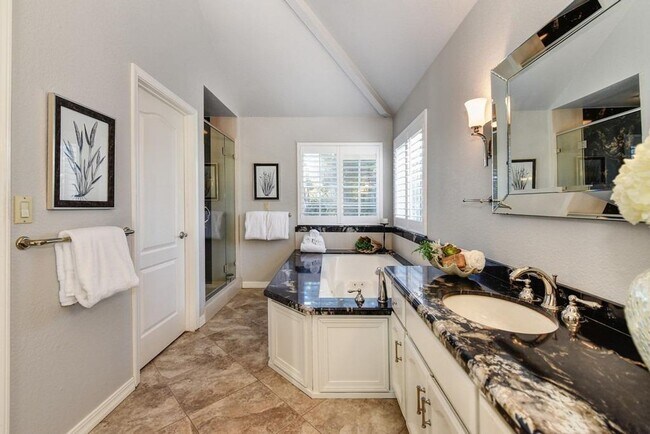 Building Photo - Elegant Granite Bay Home Located in Treelake Village and the  Eureka Union School District