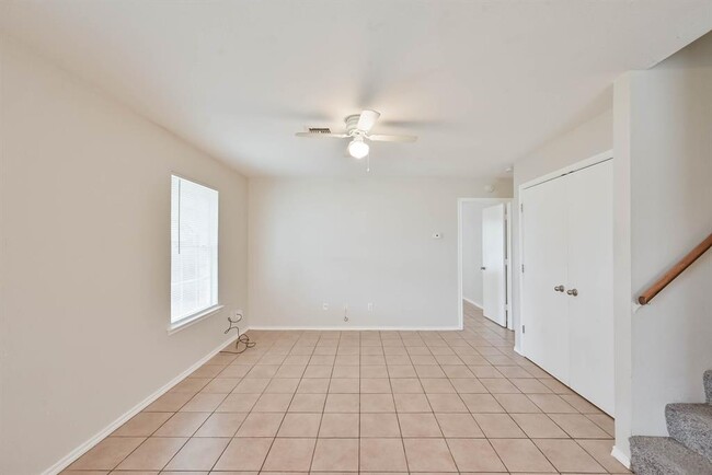 Building Photo - 510 Kings Way Dr
