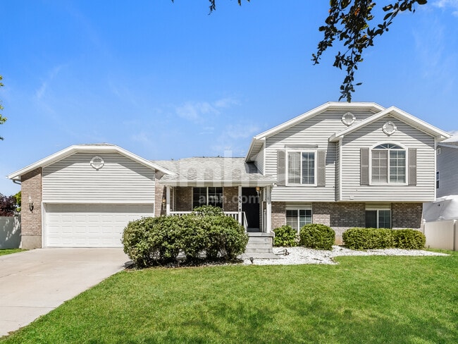 Building Photo - 5918 Windsong Dr