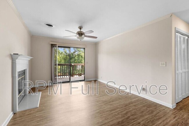 Building Photo - 135 Hicks Rd