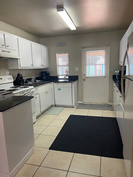 Building Photo - 3463 Brink Cir