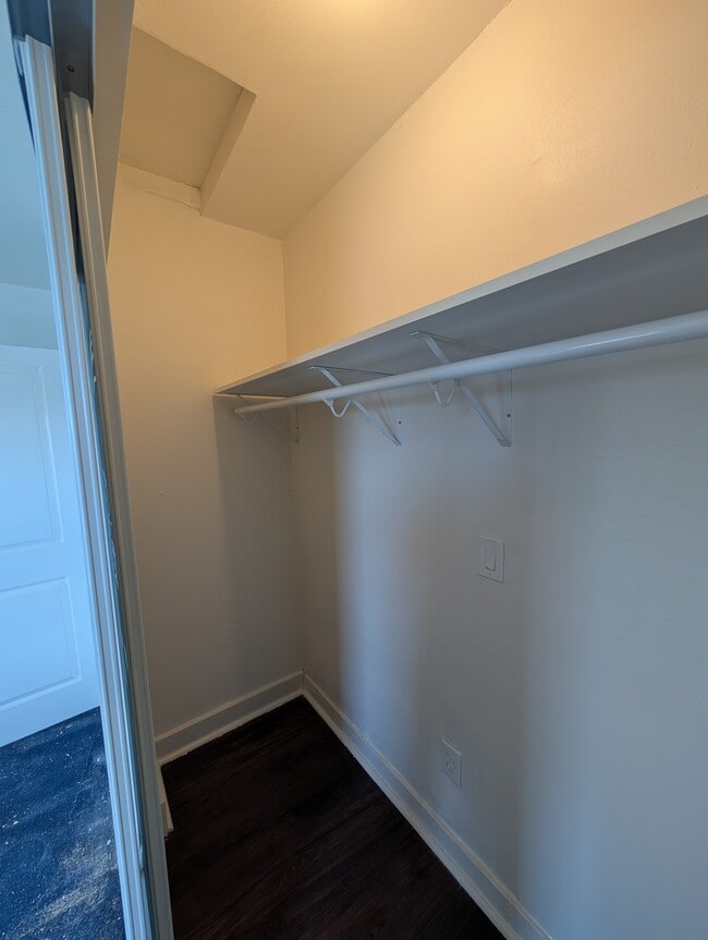 Building Photo - 208 D Ave