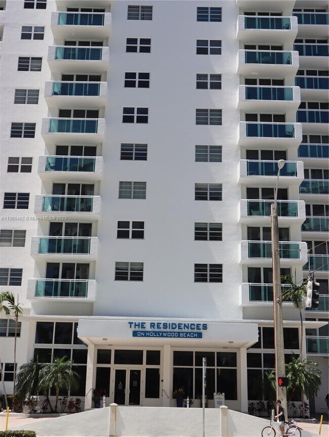 Building Photo - 3000 S Ocean Dr