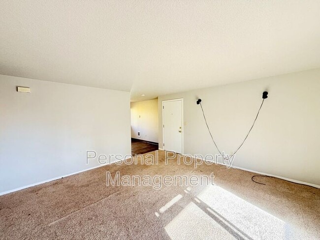 Building Photo - 506 E 34th St