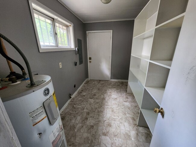Building Photo - 2754Lakehurst