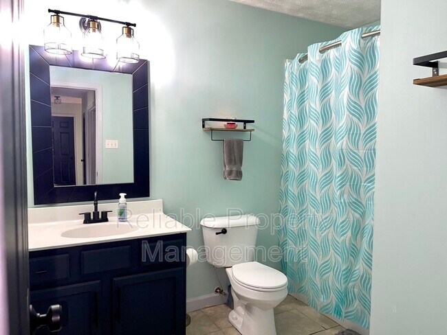 Building Photo - 879 O B J Rd