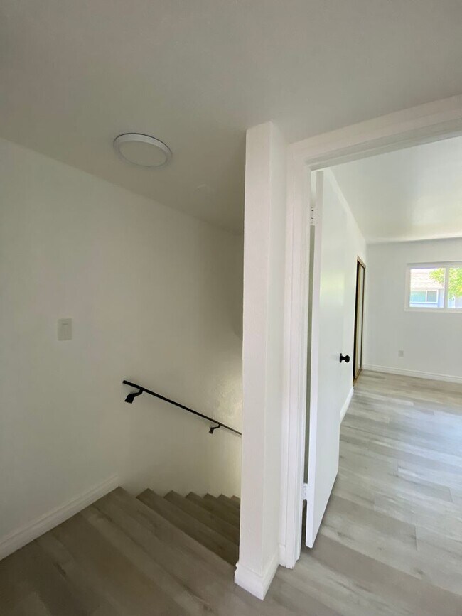 Building Photo - Harbor Village 2 bedroom Condo *MIS $500*