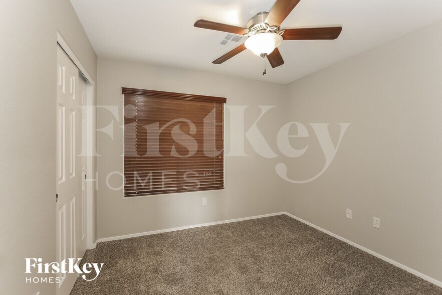 Building Photo - 1031 Dawn Valley Dr