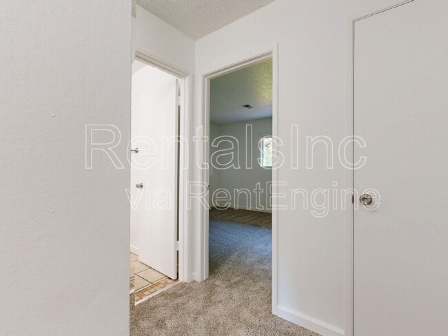 Building Photo - 18219 Happy Ln