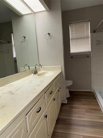 Building Photo - 5621 Shady Hill Ln