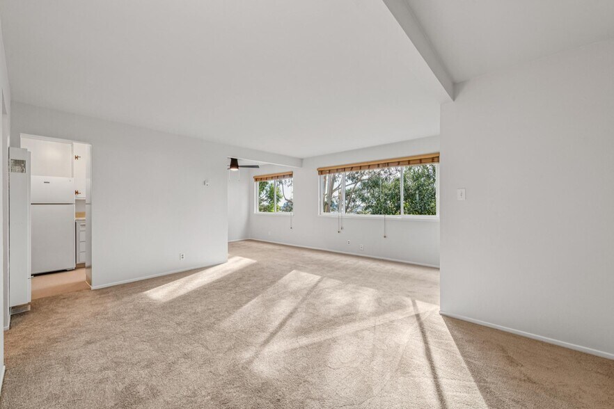 Building Photo - 2073 Key Blvd