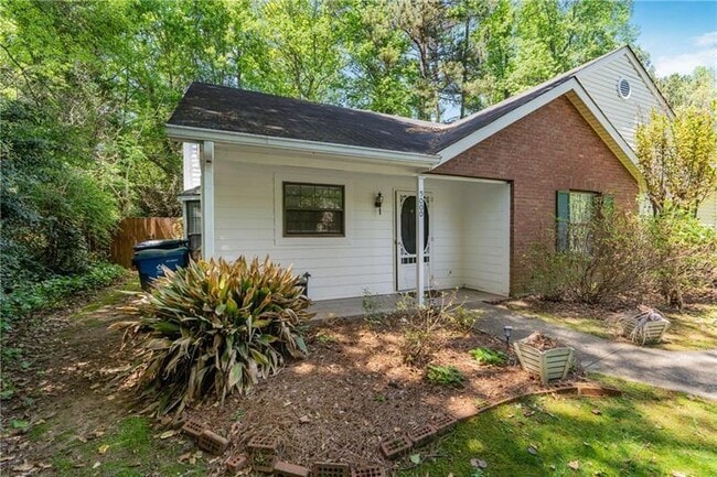 Building Photo - 5000 Village Green Way