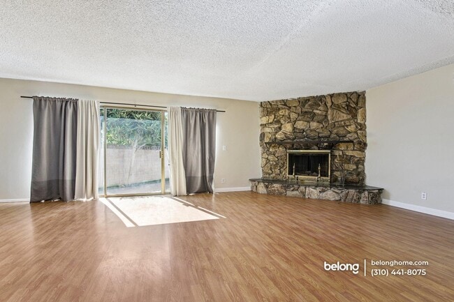 Building Photo - 6911 Bellaire Ave