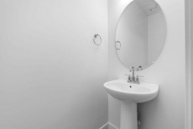 Building Photo - 1564 W 265 N