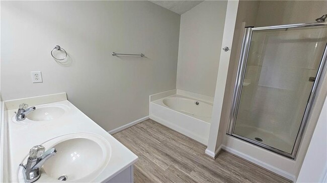 Building Photo - 3060 Kentmere Dr