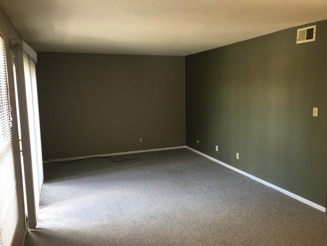 Building Photo - 2618 W Willowlake Dr