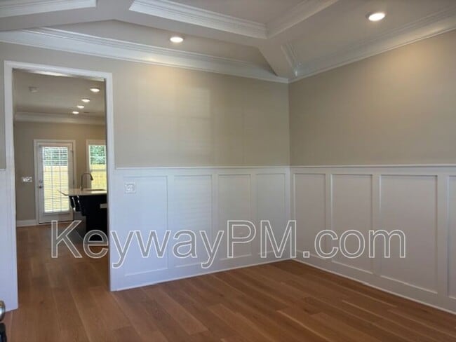 Building Photo - 3015 Venetian Dr