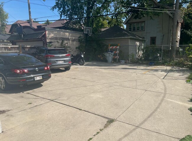 Building Photo - Murray Lower Flat