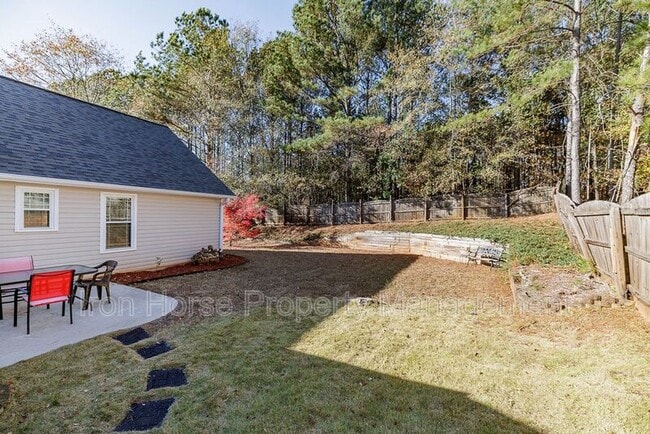 Building Photo - 160 Cedar Rock Trace