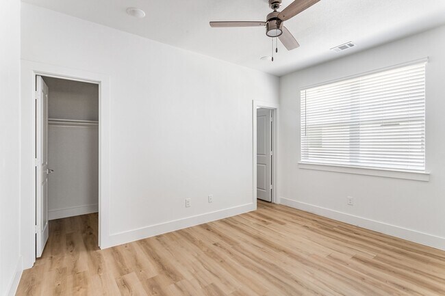 Building Photo - 2509 Benbrook Blvd