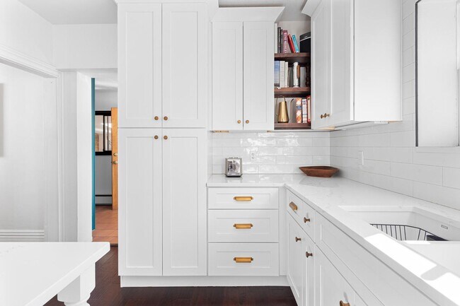 Building Photo - Sunny Two-Story Wash Park Bungalow