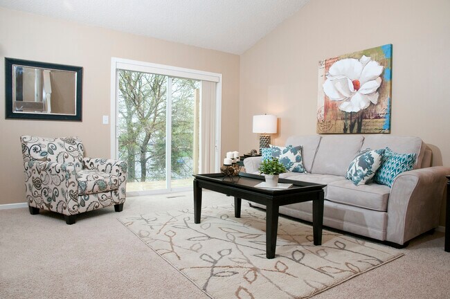 Building Photo - Eagan Gables Townhomes