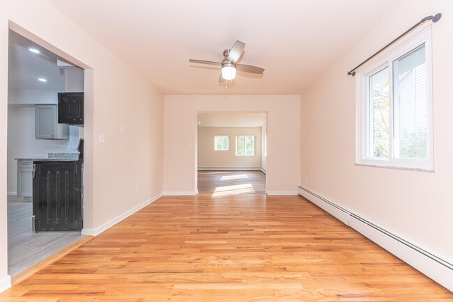 Building Photo - 1520 Traver Rd