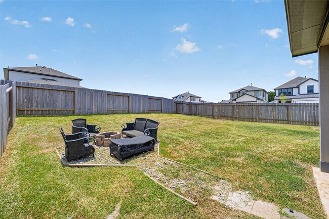 Building Photo - 25331 Yellowbells Pl